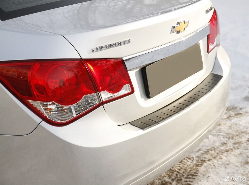 Пластиковая накладка на бампер Chevrolet Cruze