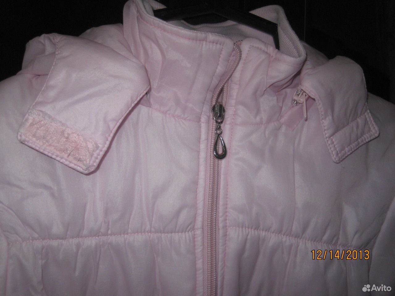 Авито куртка с капюшоном. Для девочек куртку с капюшоном розовую. Розовая куртка с белыми бантами детская. Кико розовая куртка. ТМ GNK белая куртка и розовый комбинезон.