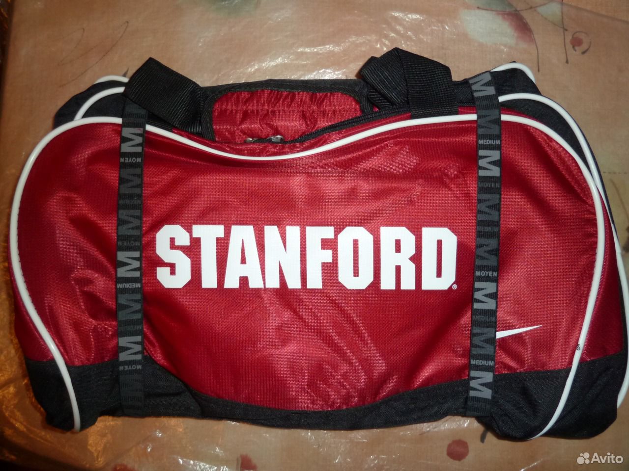 Купить бу спорт в москве. Станфорд найк. Stanford Nike на замке. Сумка для фитнеса тёмно-синий. Коврик Stanford.