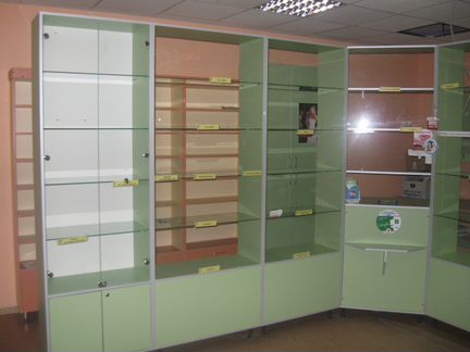 Витрины и шкафы для аптечного пункта (магазина)