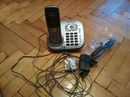 Стационарный телефон Panasonic KX-TG8041RU