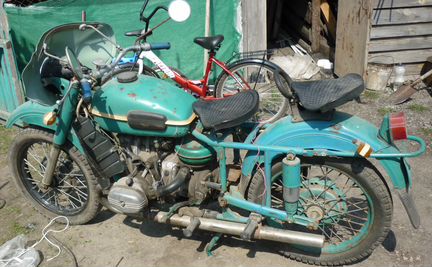Мотоцикл Урал 1975 года 6 Вольт.Рабочий