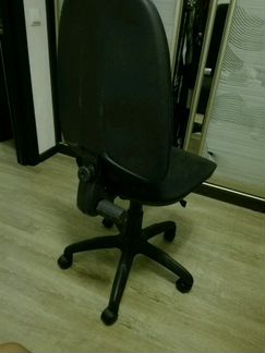 Продам офисное кресло