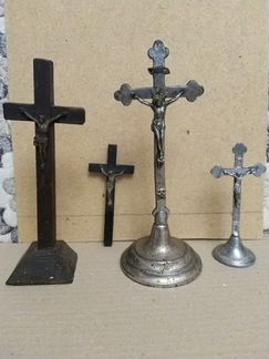 Четыре католических креста
