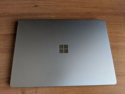 Microsoft surface laptop 13.3 Intel core i5 8/256