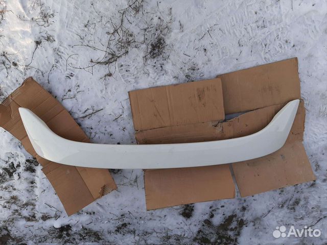 Продам спойлер на крышку багажника