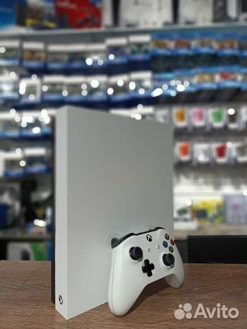 Кастомный Xbox One X White 1TB Limited