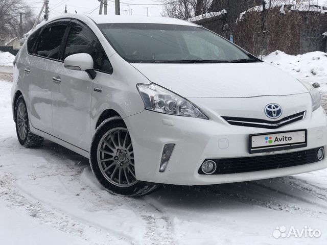 Toyota Prius Alpha 2013 салон