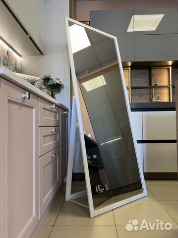 Зеркало напольное на подставке