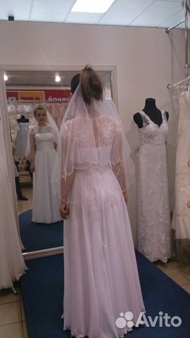 Свадебное платье новое, с прямой шифоновой юбкой