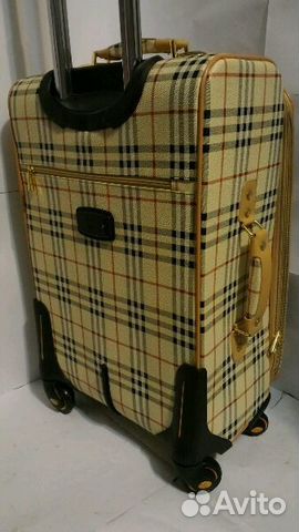 Новый чемодан на колесах Burberry Новый чемодан на колесах Burberry