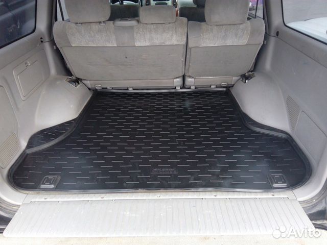 Коврик в багажник Toyota Land Cruiser 100 Коврик в багажник Toyota Land Cruiser 100