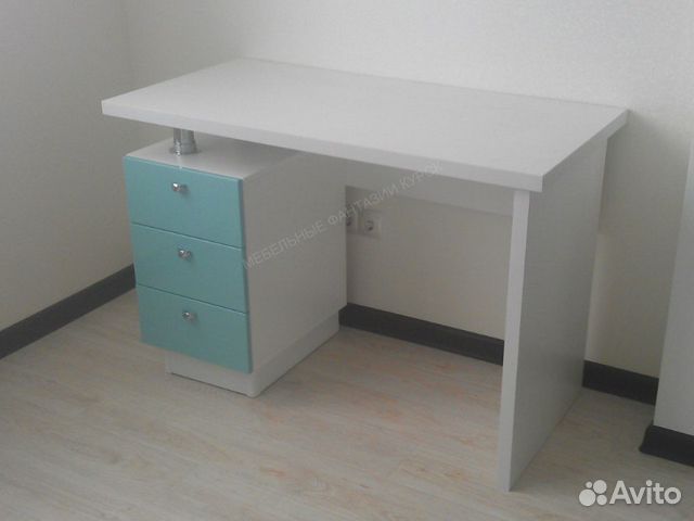 Компьютерный стол для школьника Компьютерный стол для школьника