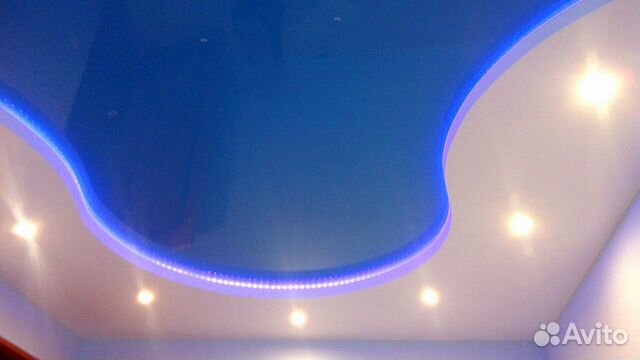 Натяжной потолок с подсветкой
