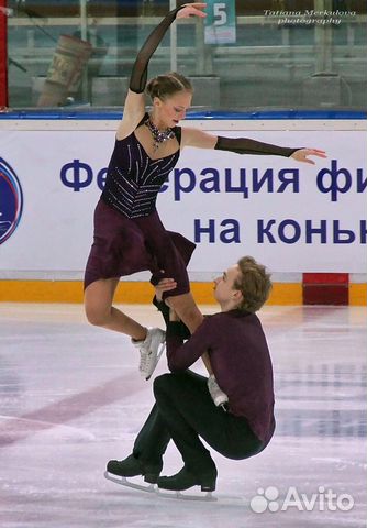 Тренер по фигурному катанию Тренер по фигурному катанию