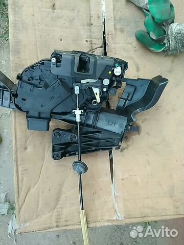 Замок задней левой двери для Форд Фокус 2 Замок задней левой двери для Форд Фокус 2