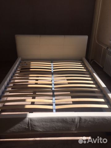 Кровать