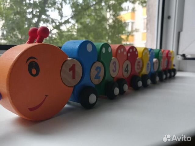 Гусеничка - каталка с цифрами Гусеничка - каталка с цифрами
