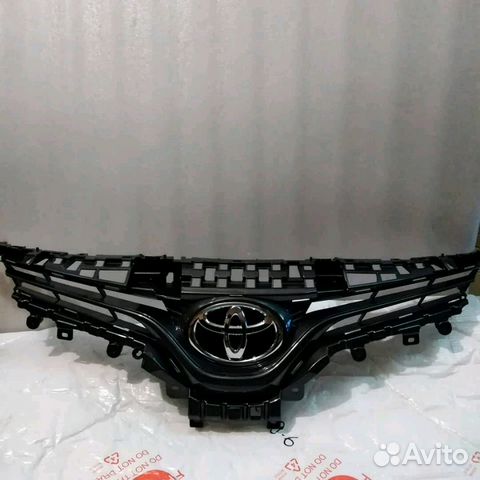 Toyota Camry V70 решетка радиатора