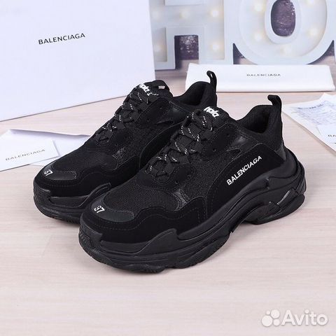 Кроссовки Balenciaga Triple S Кроссовки Balenciaga Triple S