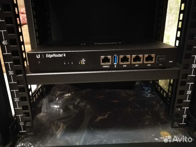 EdgeRouter 4 EdgeRouter 4