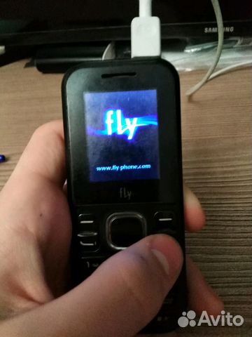 Телефон Fly