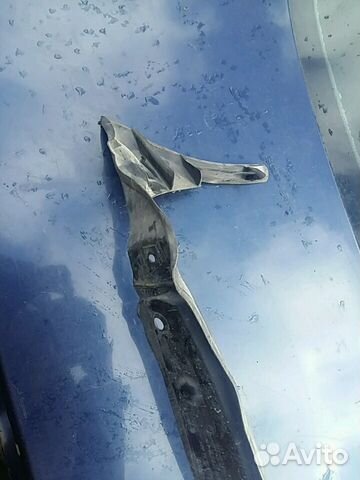 Пыльник крыла переднего правого Audi Q7 4l0821112