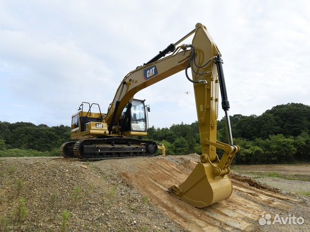 Гусеничный экскаватор Caterpillar 320 2018