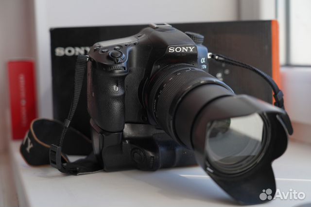 Sony Alpha 77M2 +Sony18-135+ Батарейный блок ручка