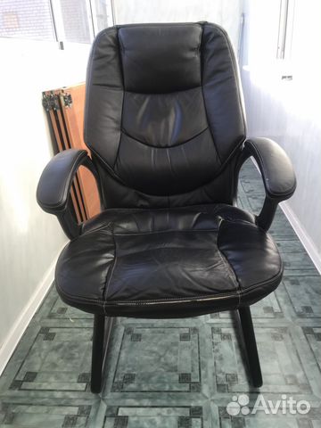 Продам 2 кожанных кресла черная кожа бу но в хорош