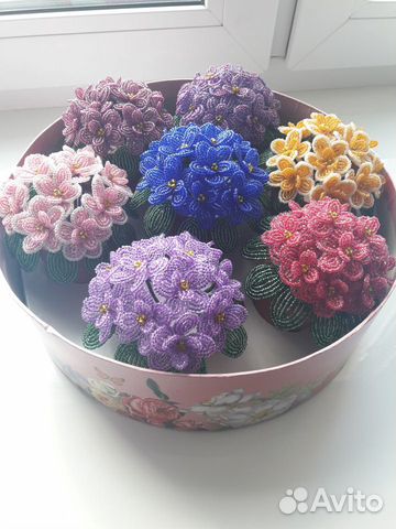 Фиалки из бисера