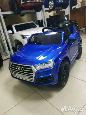 Электромобиль на пульте управления Audi Q7 Blue Электромобиль на пульте управления Audi Q7 Blue