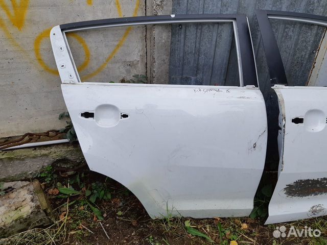 Дверь задняя правая KiA Sportage 3 спортейдж 3 Дверь задняя правая KiA Sportage 3 спортейдж 3