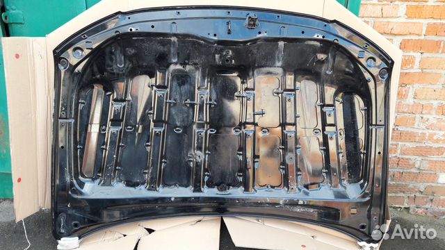 Капот Toyota Land Cruiser 200 2011 Капот Toyota Land Cruiser 200 2011