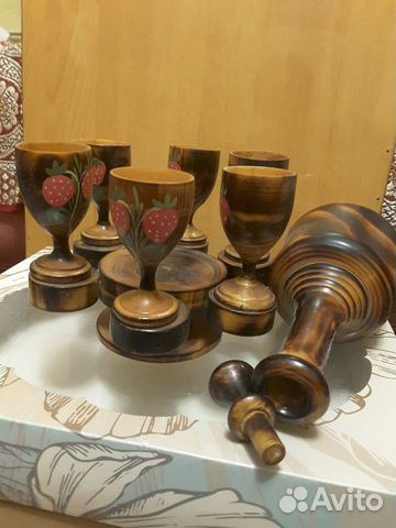 Деревянные черпак,графин,рюмки,кружки под хохлому