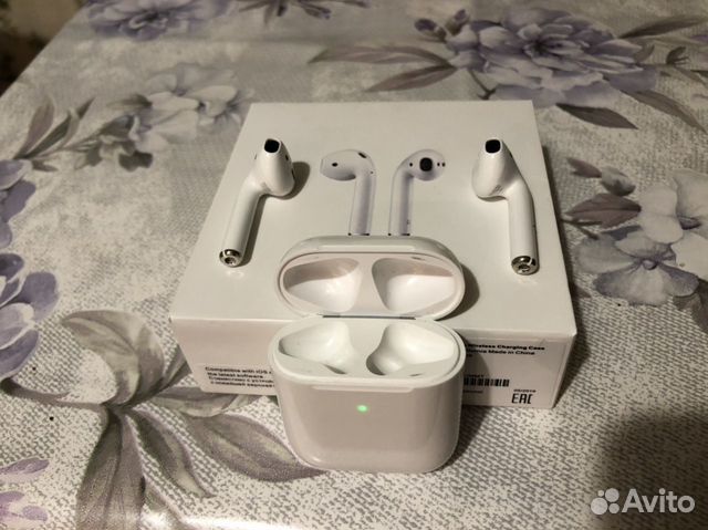 Наушники AirPods 2 (беспроводная зарядка) Наушники AirPods 2 (беспроводная зарядка)