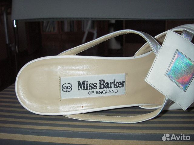 Miss Barker белые женские босоножки Miss Barker белые женские босоножки