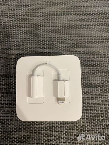 Гарнитура Apple EarPods с разъёмом Lightning