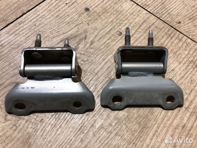 Петля крышки багажника Lexus RX2 03-08 Петля крышки багажника Lexus RX2 03-08