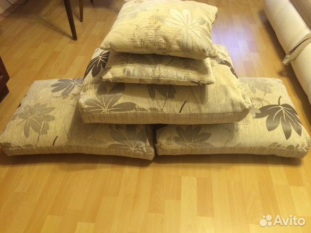 Подушки от дивана. Декоративные подушки