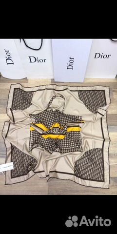 Платок chrictian dior.Размер:90*90.Ручная обработк
