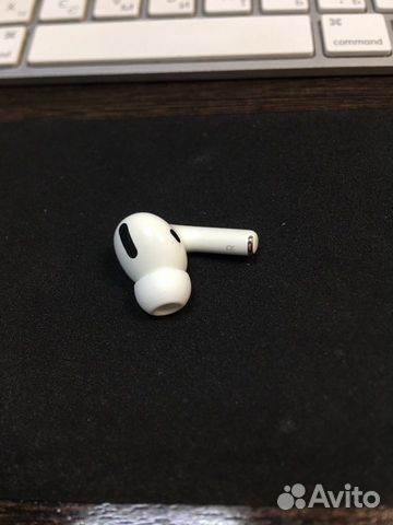 Правый наушник AirPods Pro Правый наушник AirPods Pro