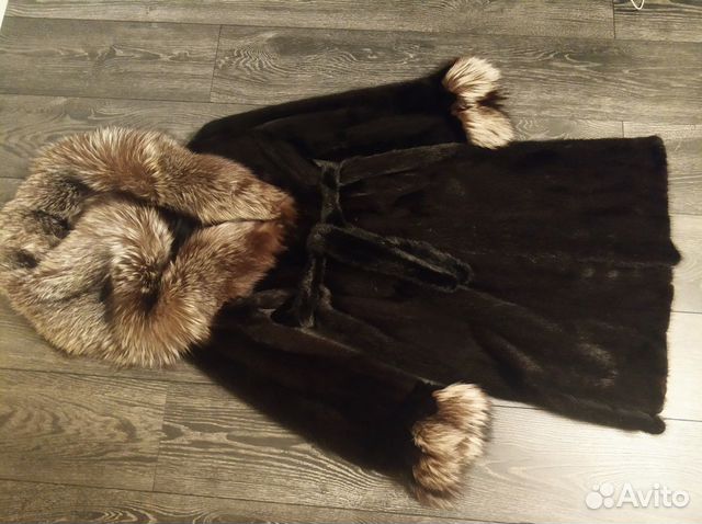 Шуба норковая, черная, с поясом Шуба норковая, черная, с поясом