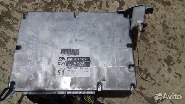 Блок управления двигателем на Тойота Авенсис 01г