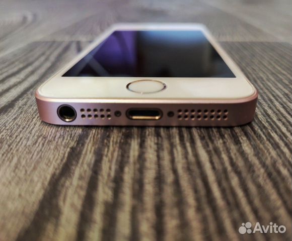 iPhone SE 32GB (Розовый) iPhone SE 32GB (Розовый)