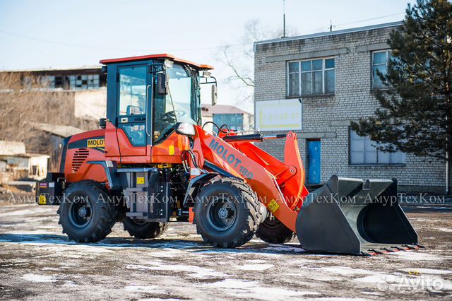 Фронтальный погрузчик molot 180 Фронтальный погрузчик molot 180