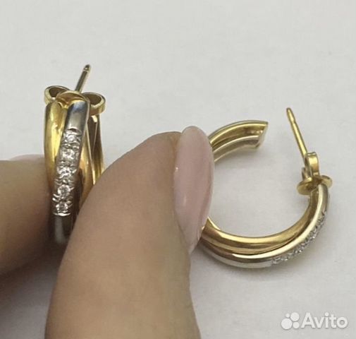 Золотые серьги с бриллиантом Золотые серьги с бриллиантом