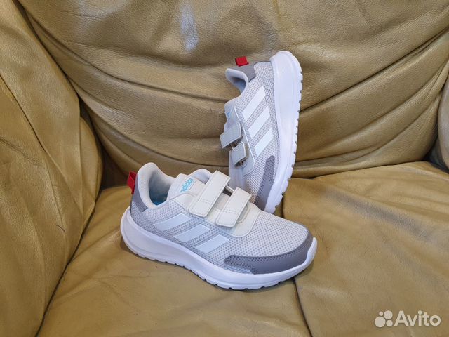 Кроссовки Adidas новые детские 31 и 33 р Кроссовки Adidas новые детские 31 и 33 р