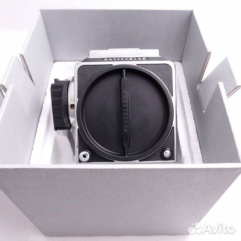 Hasselblad 503CW комплект с 80mm f/2.8 T*