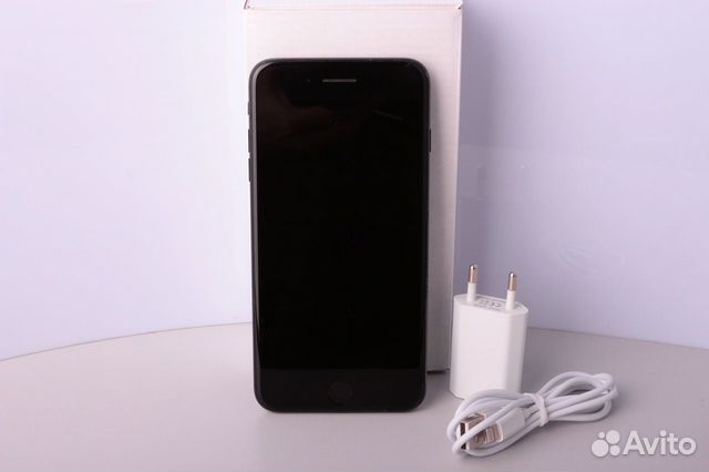 Телефон Apple iPhone 7 Plus 128Gb Jet Black